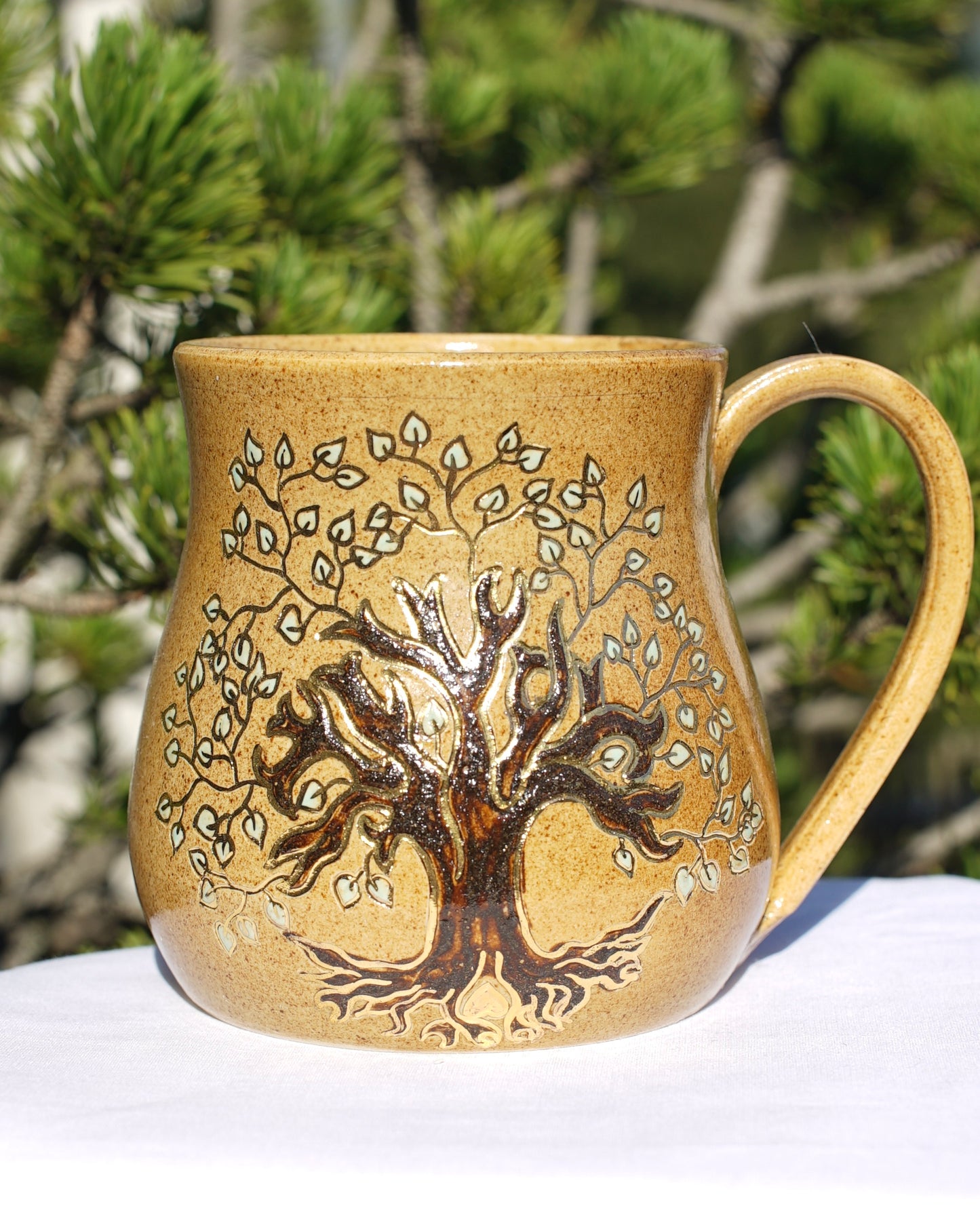 Tree of Life cup with healing clay and 24-carat gold