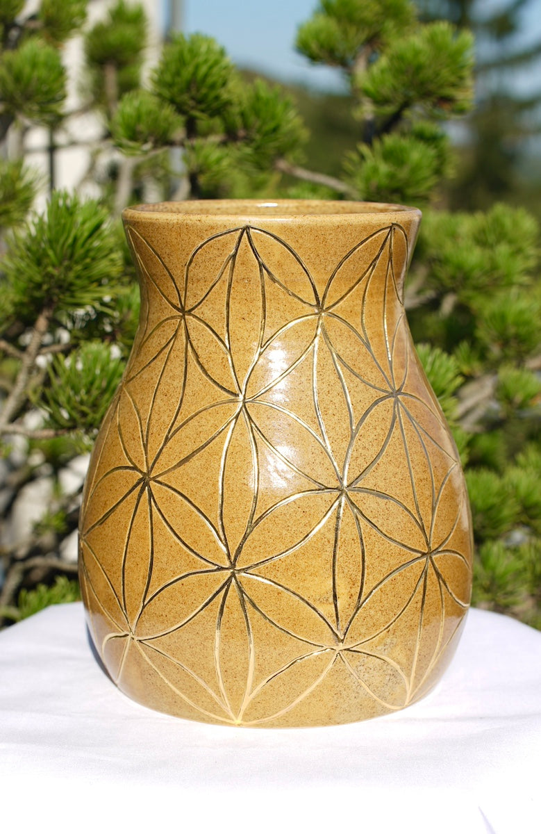 Flower of life vase 24 carat gold