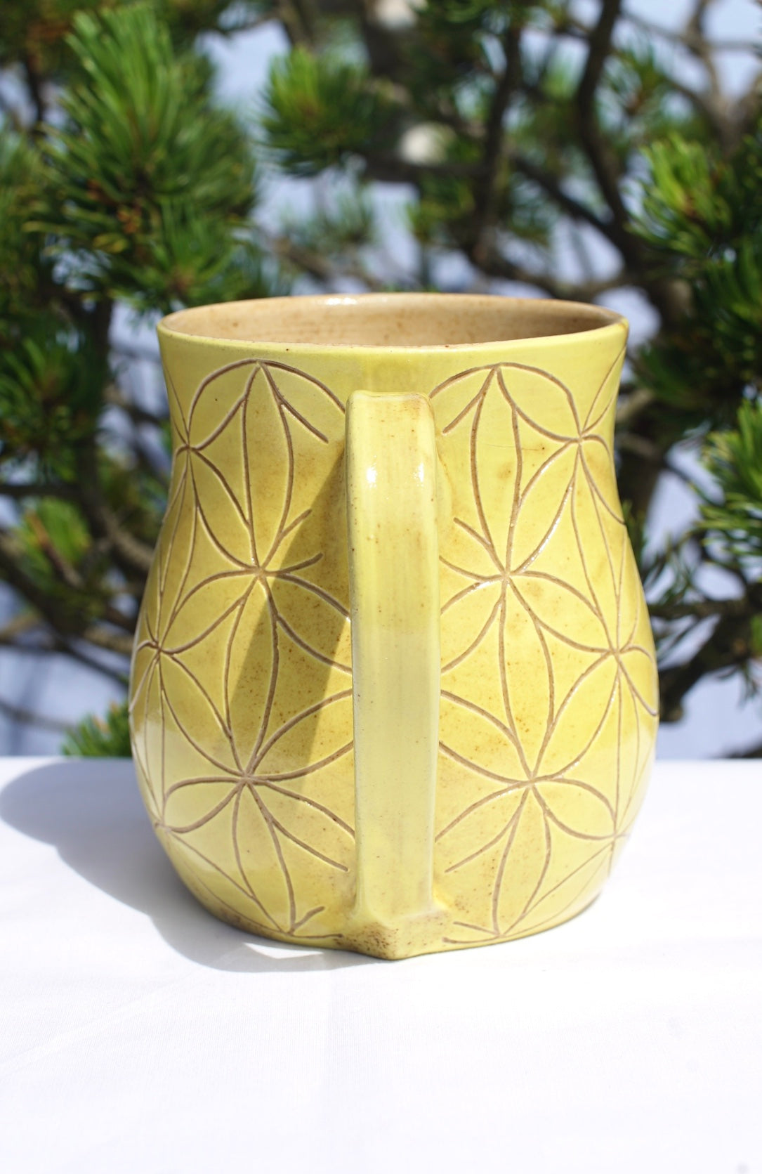 Flower of life mug yellow sgraffito