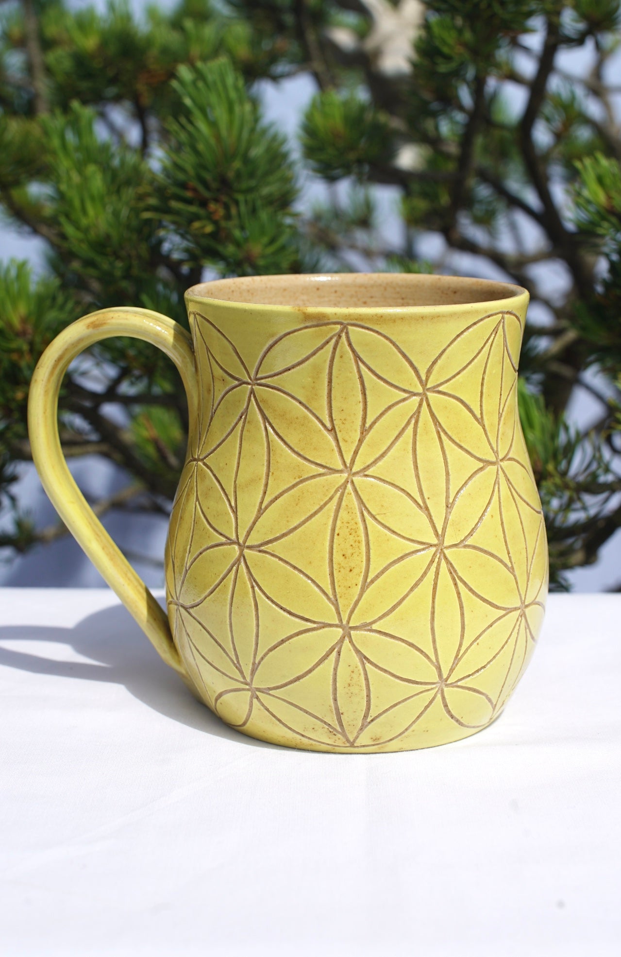 Flower of life mug yellow sgraffito