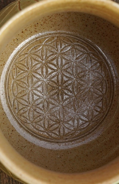 Flower of life mug yellow sgraffito