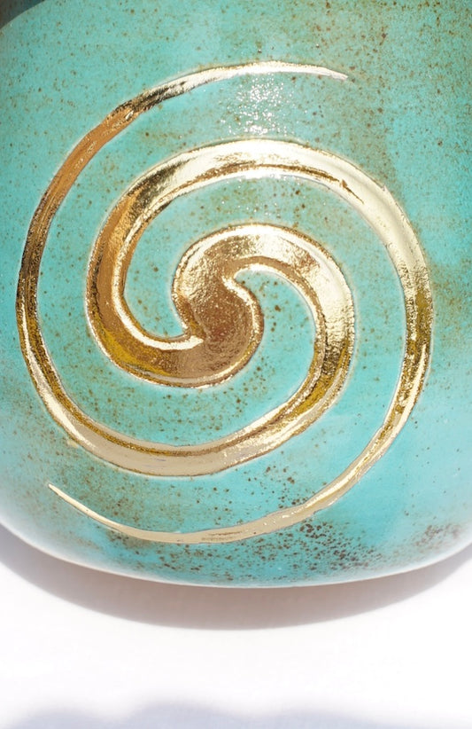 Tasse Jade Spirale 24 Karat Gold