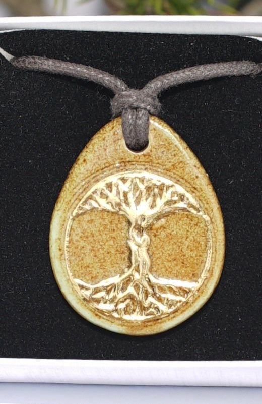 Amulet light green tree of life 24 carat gold