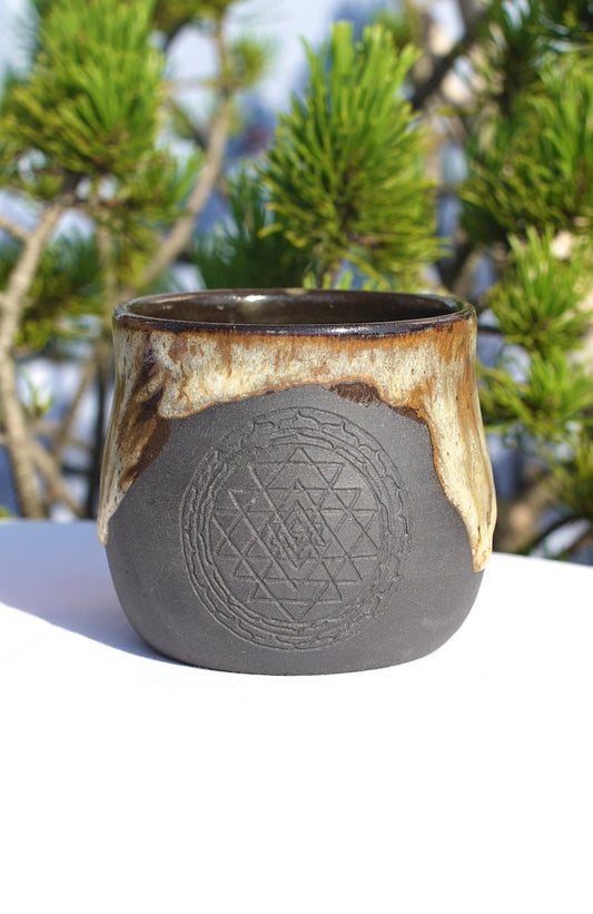 Mug cocoa ceremony with Sri Yantra