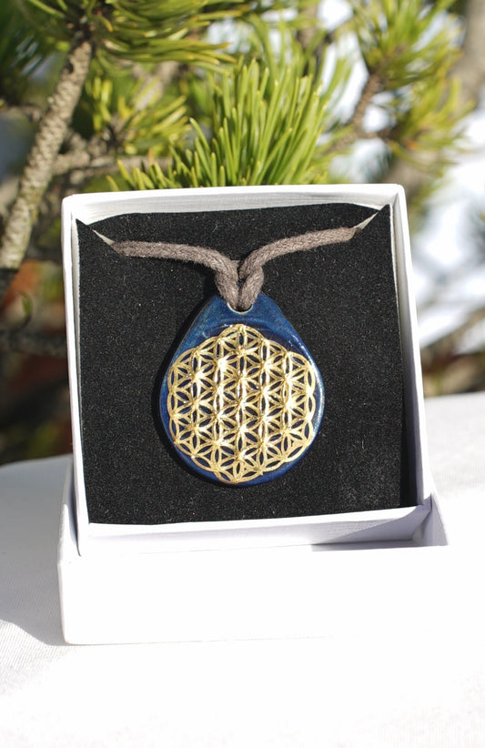 Amulett blau Samen des Lebens und Blume des Lebens in 24 Karat Gold