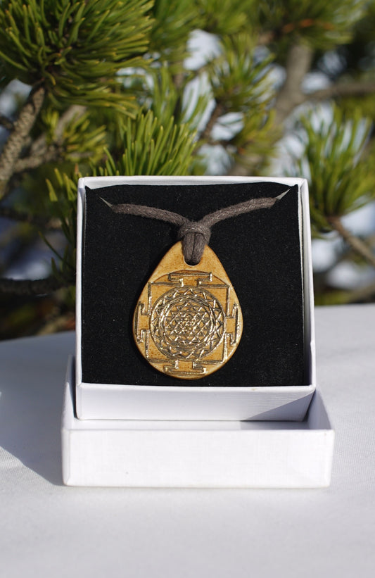 Amulet Sri Yantra in 24 carat gold, Lakhovsky coil in real copper