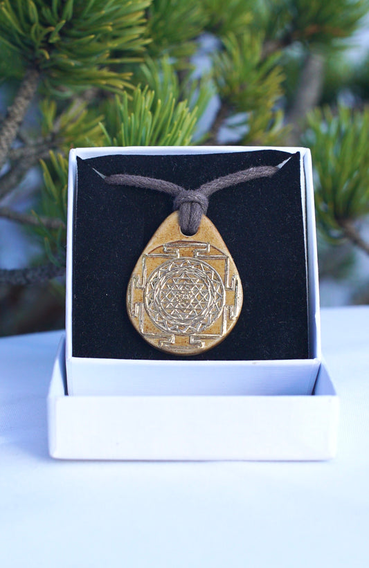 Amulet Sri Yantra in 24 carat gold, Lakhovsky coil in real copper